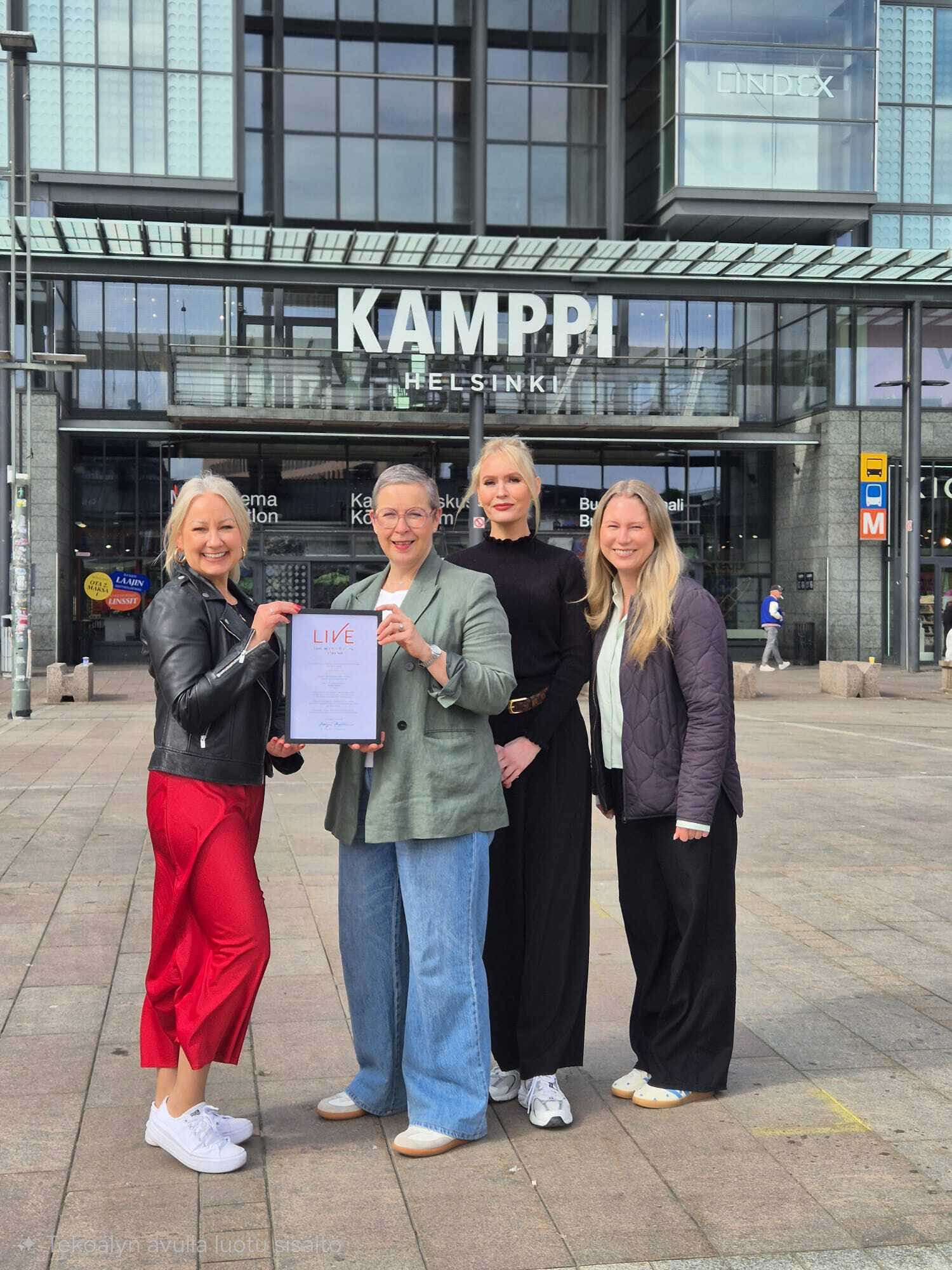 Kampin Mari Ahonen, Ina Henriksson, Hanna Ruuhonen ja Liven Annika Lipponen