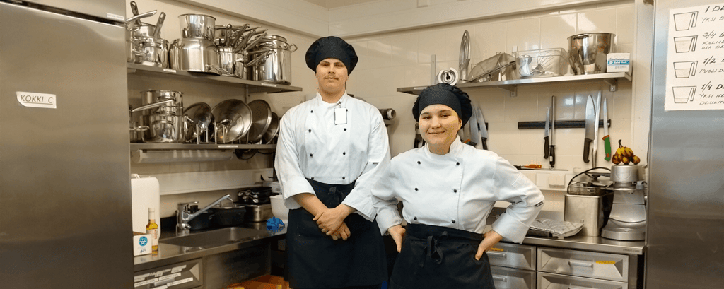 Taitajat antavat kokkipari Paavolle ja Ranialle annoksen ammatillista itsevarmuutta