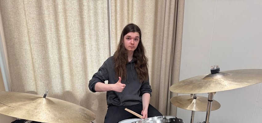 ”Musiikki auttaa minua puskemaan eteenpäin hetkinä kuin hetkinä”