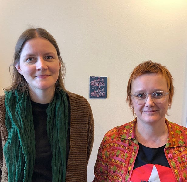 Kuvataiteilija Liisa Hietanen ja taidemaalari Kirsi Jokelainen