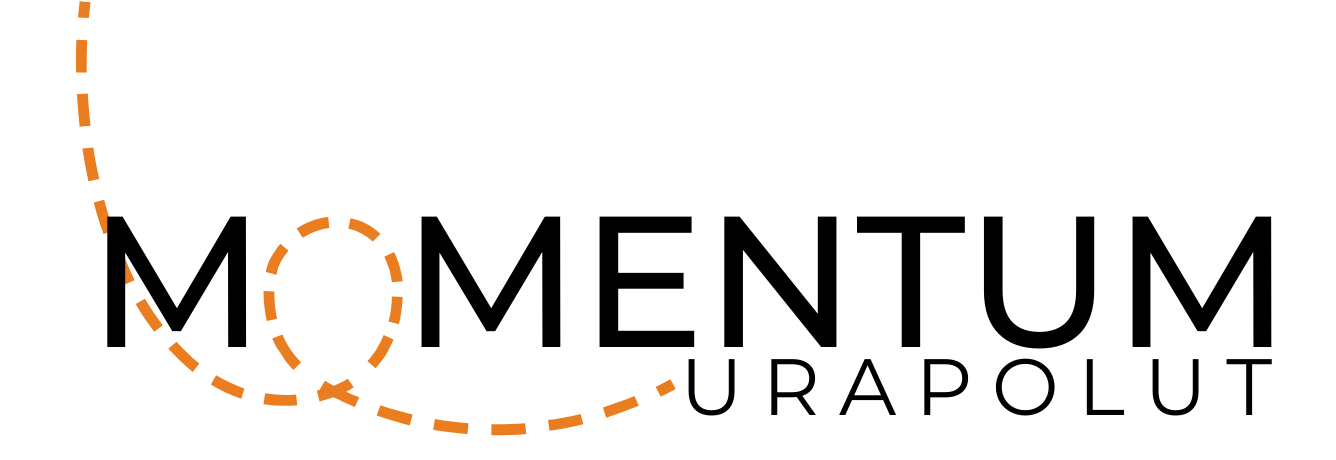Momentum-projektin logo, jossa valkoisella taustalla mustat kirjaimet ja oranssi urapolku-logo featured-image