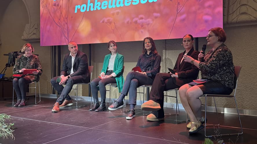 Liven paneelikeskustelu 85-seminaarissa.  featured-image