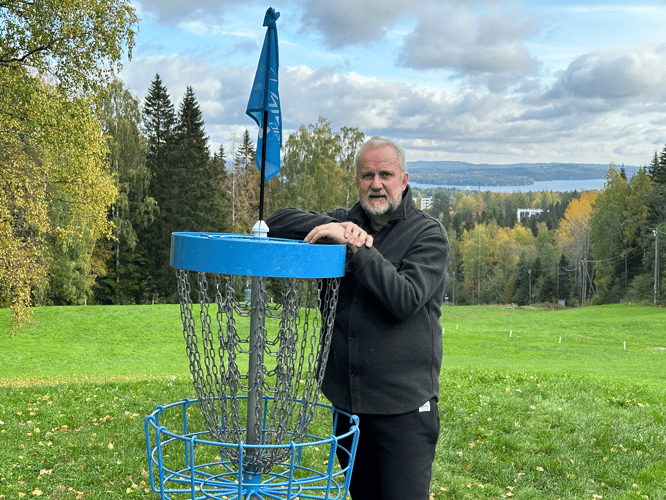 Matti Sariola Puijon fresbeegolf -radalla
