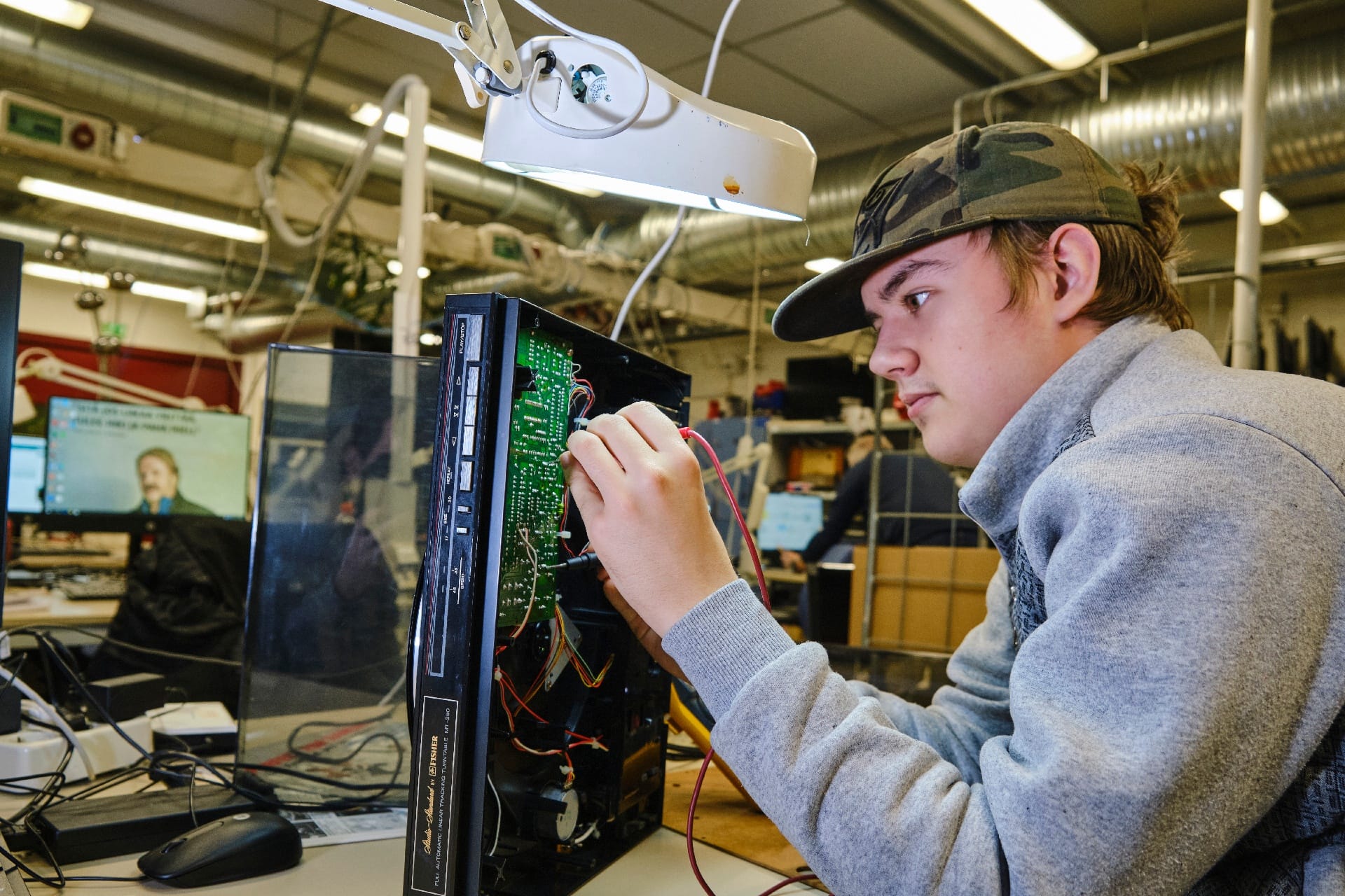 Tieto- ja viestintätekniikan perustutkinto, Elektroniikka-asentaja